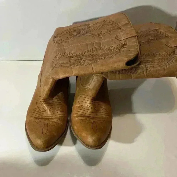 Coconuts by Matisse women’s Gaucho western boot, faux leather boots tall boot  - Picture 2 of 7